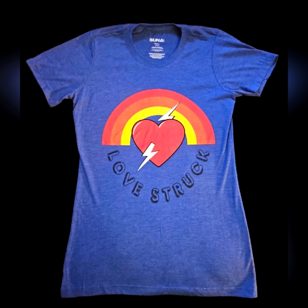 Love Struck Graphic Tee Size Slim Small Petite